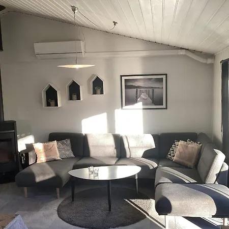6 Person In Oksb L Oksbøl